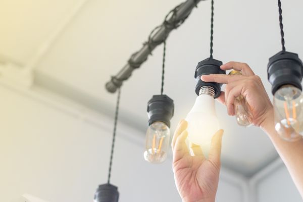 Cost of Light Bulb Changing Service in Bountiful
